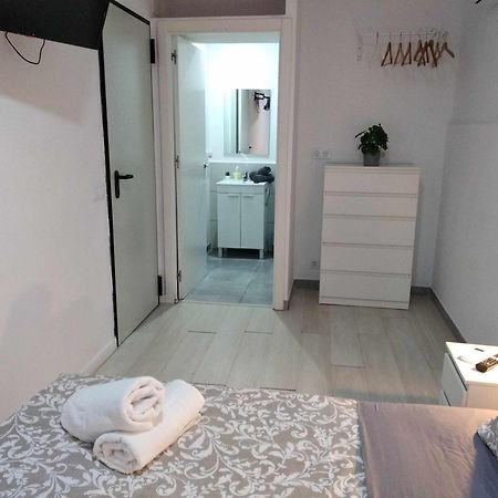 Hostal Urban Basic L'Hospitalet de Llobregat Bilik gambar