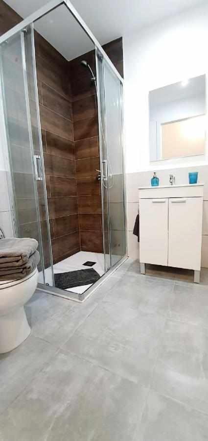 Hostal Urban Basic L'Hospitalet de Llobregat Luaran gambar