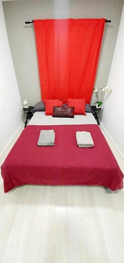 Hostal Urban Basic L'Hospitalet de Llobregat Luaran gambar
