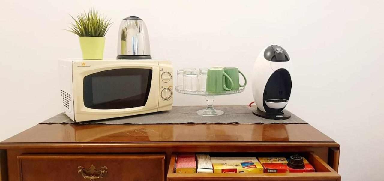 Hostal Urban Basic L'Hospitalet de Llobregat Luaran gambar