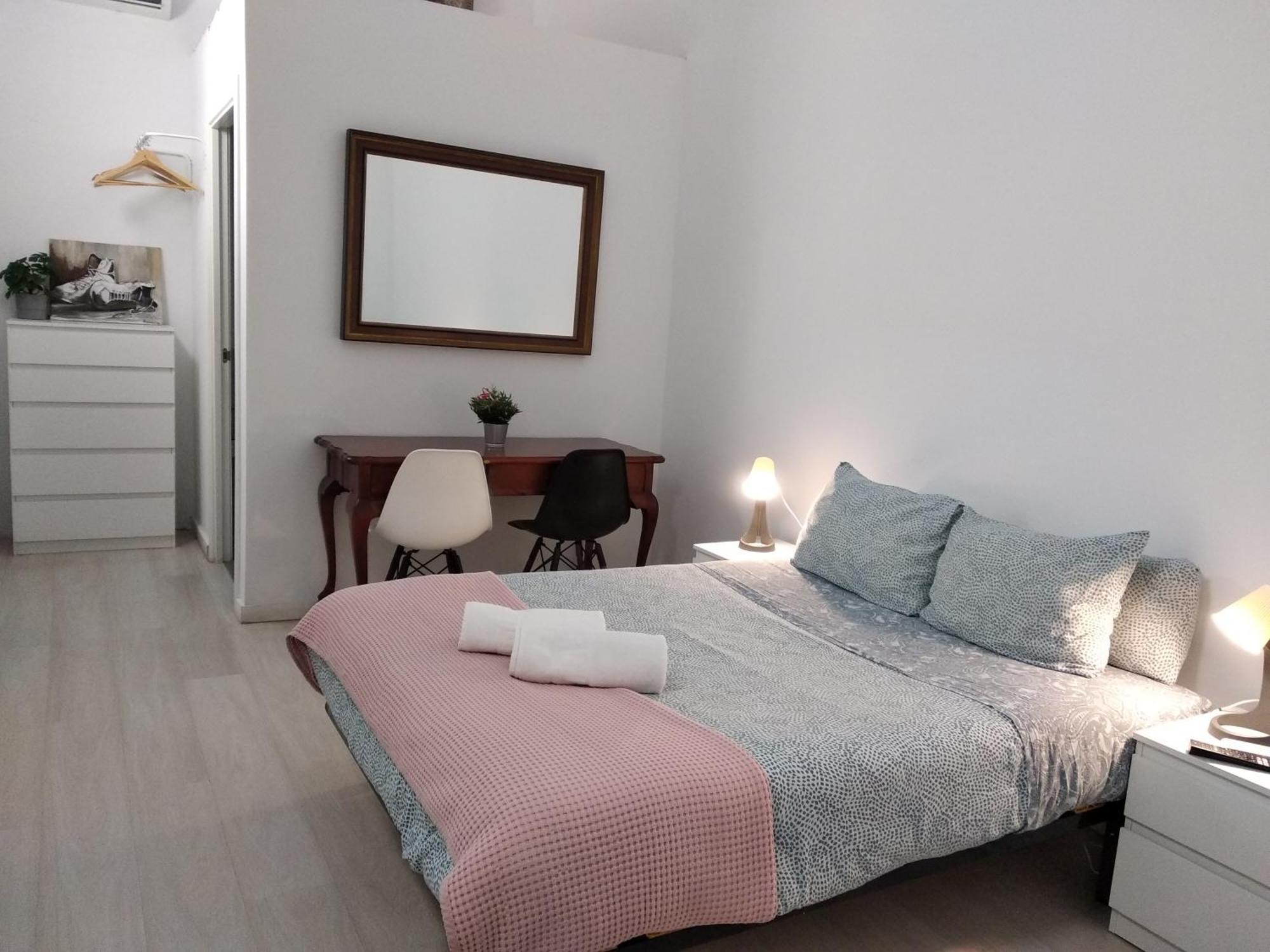Hostal Urban Basic L'Hospitalet de Llobregat Luaran gambar